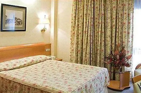 Hotel Ilunion Abando 4*