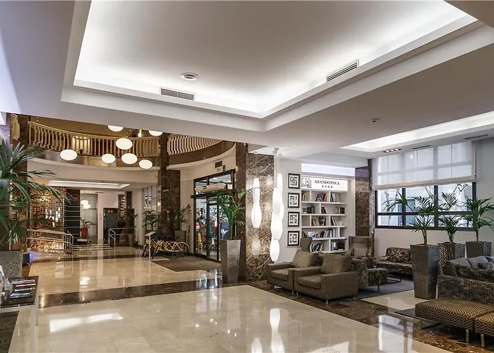 ホテル アバンド 4*